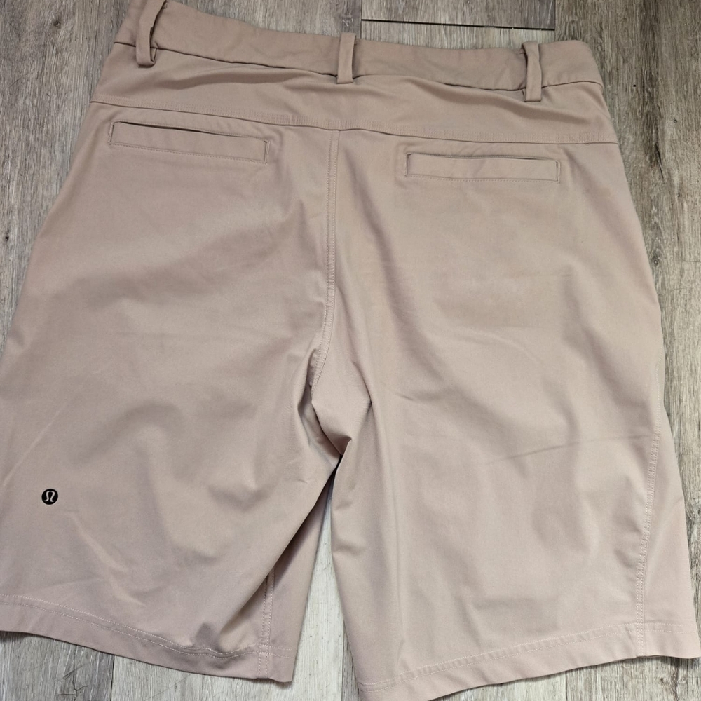 Lululemon Tan Color Shorts Size 36 - Picture 4 of 5